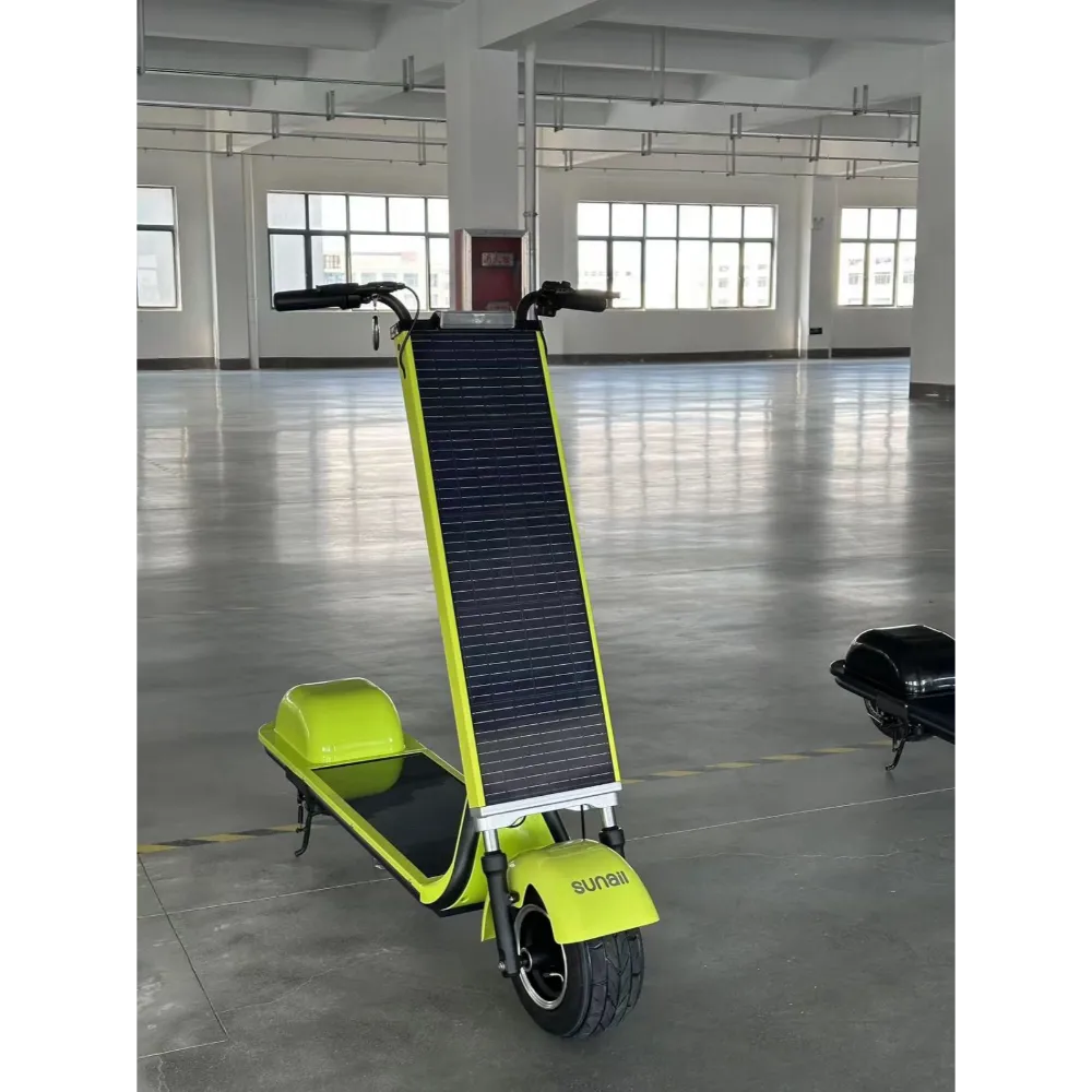 scooter alimentado por paneles solares