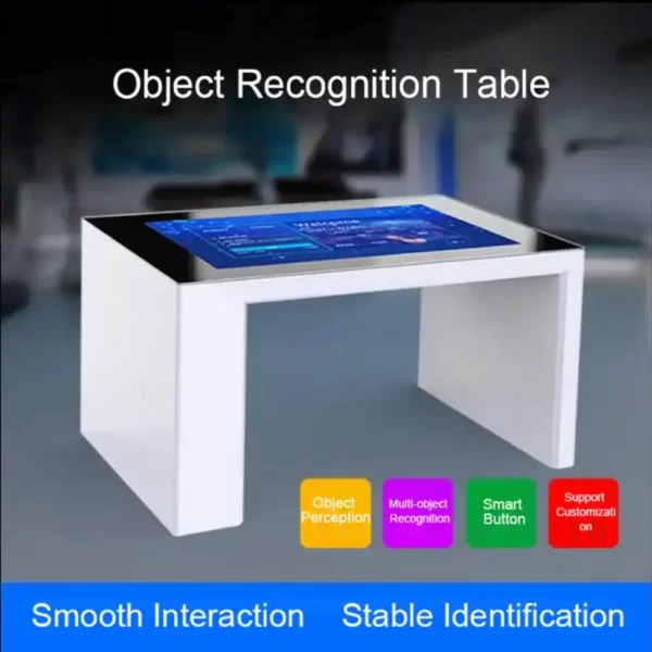 una mesa interactiva con tecnología de identificación de tarjetas