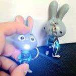 Judy Rabbit Mini LED con su llavero