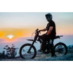 motocicleta con pantalla LED